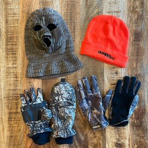 Heads and hands hunting package. Hats/gloves